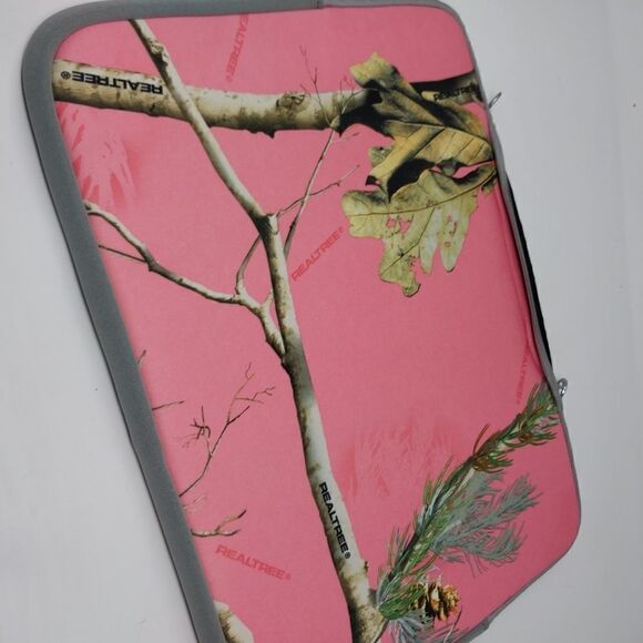 NWT. 15.6" REALTREE LAPTOP SLEEVE. . - Picture 5 of 9